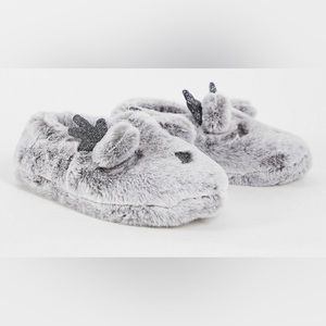 Totes fluffy Christmas reindeer slippers in gray
